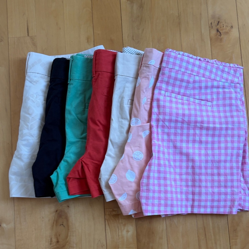 Lot of 7 Pairs Women’s Shorts size 8 (Loft Crown & Ivy and Old Navy)